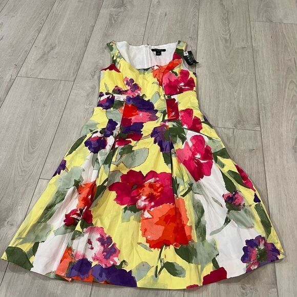 Lauren Ralph Lauren Fit & Flare Midi
Dress size 6 - Picture 1 of 9